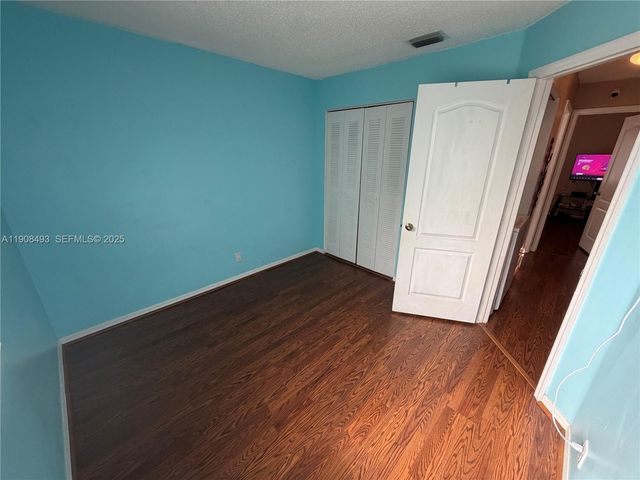 810 NE 212th Terrace 2, Miami, FL 33179