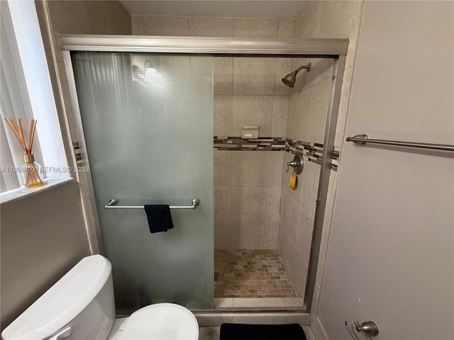 810 NE 212th Terrace 2, Miami, FL 33179
