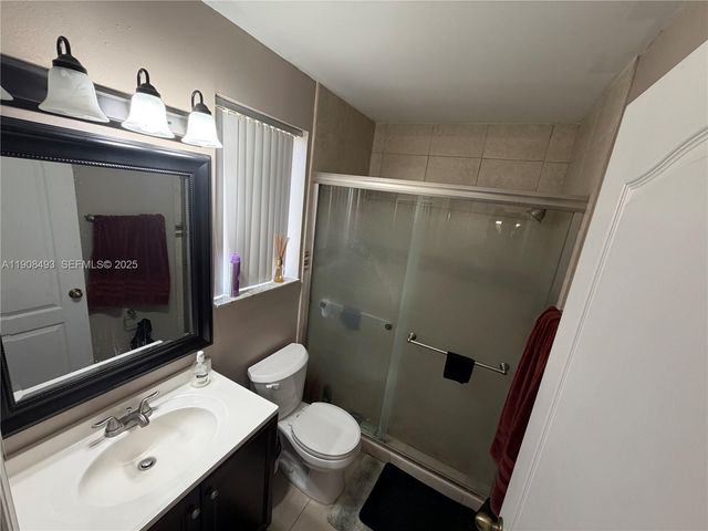 810 NE 212th Terrace 2, Miami, FL 33179