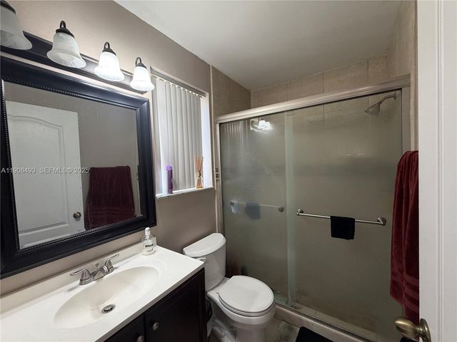 810 NE 212th Terrace 2, Miami, FL 33179
