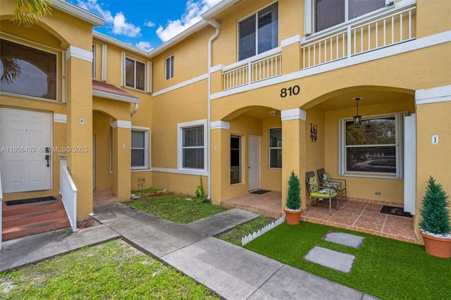 810 NE 212th Terrace 2, Miami, FL 33179