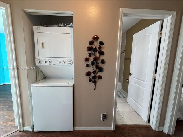 810 NE 212th Terrace 2, Miami, FL 33179