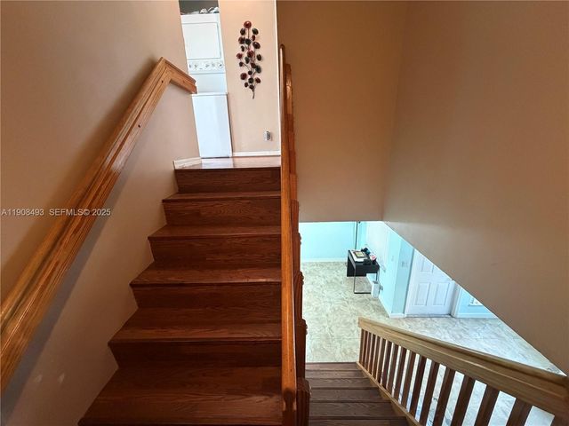 810 NE 212th Terrace 2, Miami, FL 33179