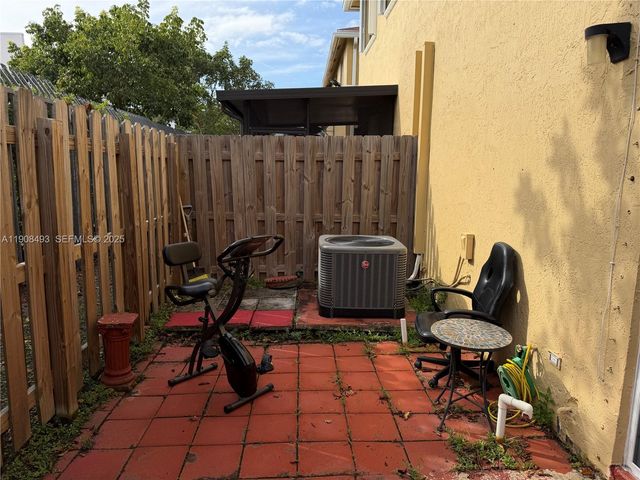 810 NE 212th Terrace 2, Miami, FL 33179