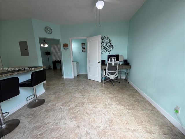 810 NE 212th Terrace 2, Miami, FL 33179