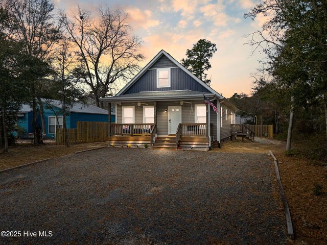 125 NW 15th Street, Oak Island, NC 28465