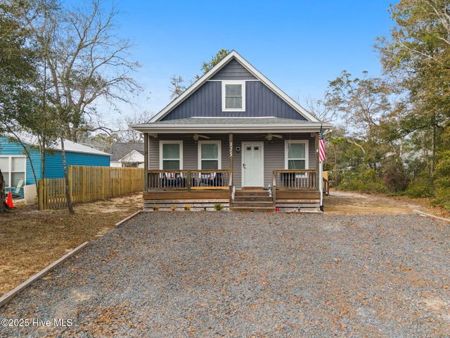 125 NW 15th Street, Oak Island, NC 28465