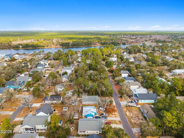 125 NW 15th Street, Oak Island, NC 28465