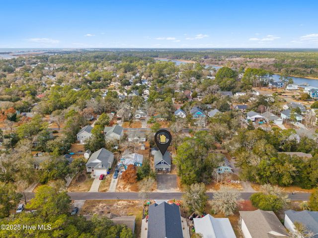 125 NW 15th Street, Oak Island, NC 28465