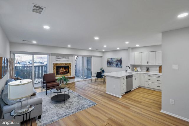 3966 WOODHUE PL, Alexandria, VA 22309