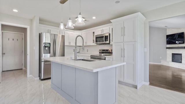 2607 Mayfield Drive, Mountain Grove, MO 65711