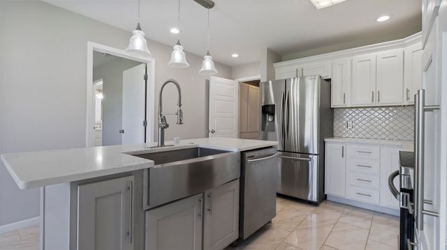 2607 Mayfield Drive, Mountain Grove, MO 65711