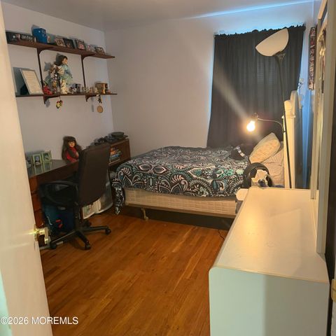 932 Alden Drive, Toms River, NJ 08753