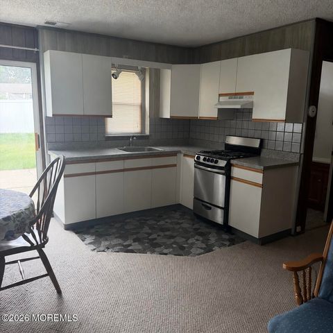 932 Alden Drive, Toms River, NJ 08753