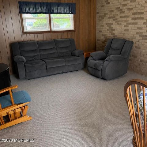 932 Alden Drive, Toms River, NJ 08753