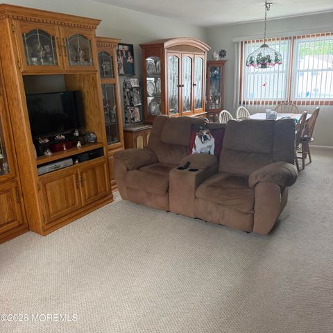 932 Alden Drive, Toms River, NJ 08753