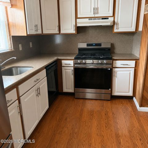 932 Alden Drive, Toms River, NJ 08753