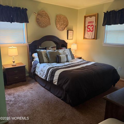 932 Alden Drive, Toms River, NJ 08753