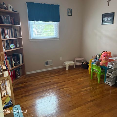 932 Alden Drive, Toms River, NJ 08753
