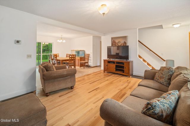 1129 Meadowdale Road, Guilderland, NY 12009