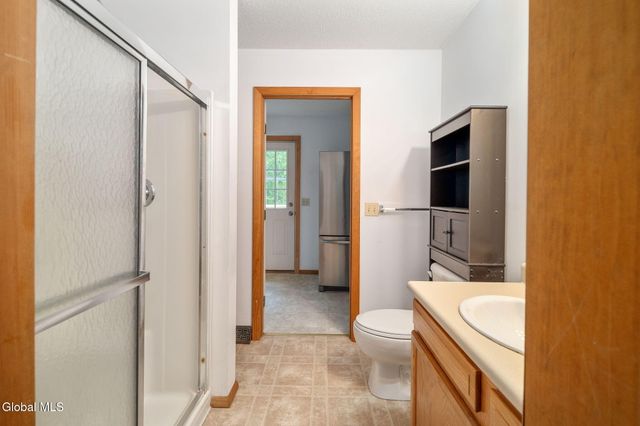 1129 Meadowdale Road, Guilderland, NY 12009