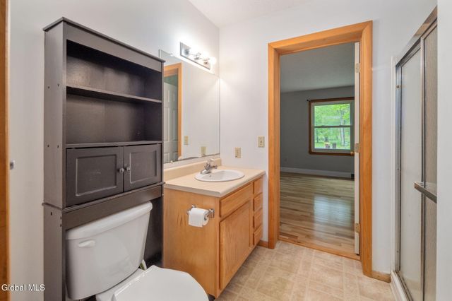 1129 Meadowdale Road, Guilderland, NY 12009