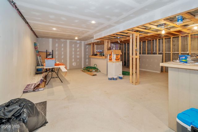 1129 Meadowdale Road, Guilderland, NY 12009