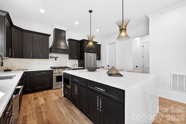 16315 Riverpointe Drive, Charlotte, NC 28278