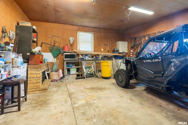 2943 N Rocky Comfort Road, Makanda, IL 62958