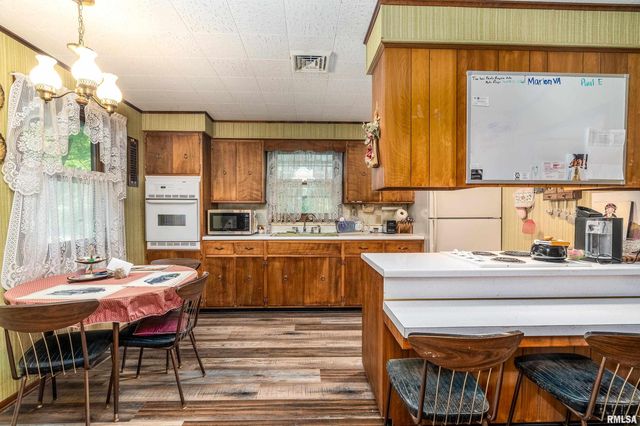 2943 N Rocky Comfort Road, Makanda, IL 62958