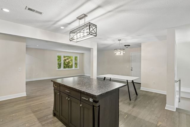 718 Kimmins St, Hohenwald, TN 38462