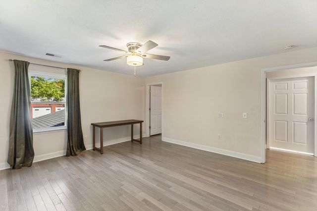 718 Kimmins St, Hohenwald, TN 38462
