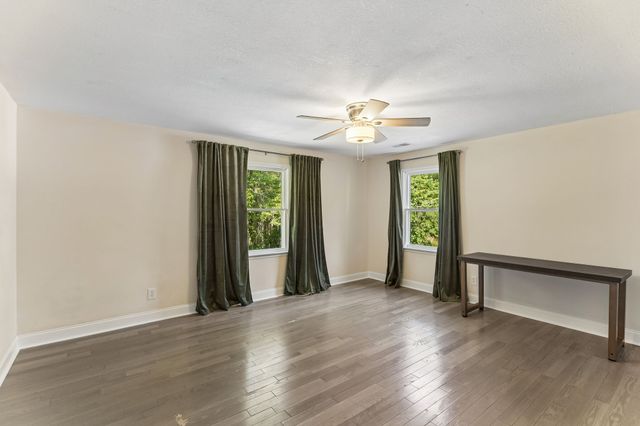 718 Kimmins St, Hohenwald, TN 38462