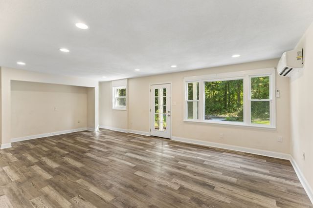 718 Kimmins St, Hohenwald, TN 38462
