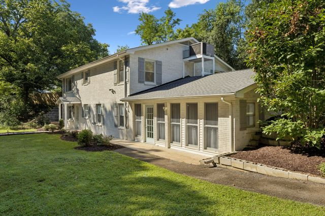 718 Kimmins St, Hohenwald, TN 38462