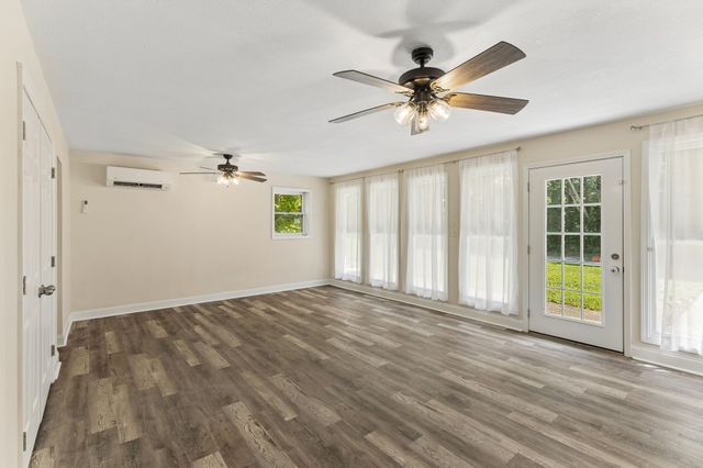 718 Kimmins St, Hohenwald, TN 38462