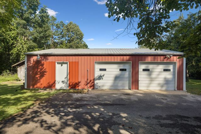 718 Kimmins St, Hohenwald, TN 38462