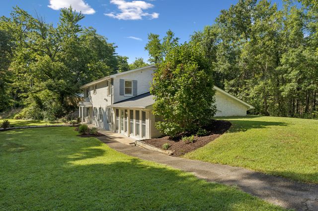 718 Kimmins St, Hohenwald, TN 38462