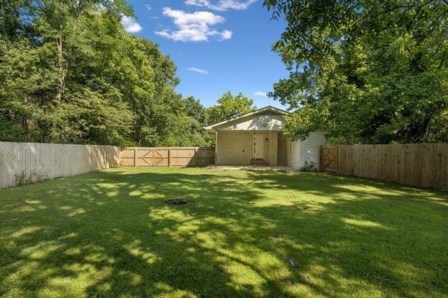 718 Kimmins St, Hohenwald, TN 38462
