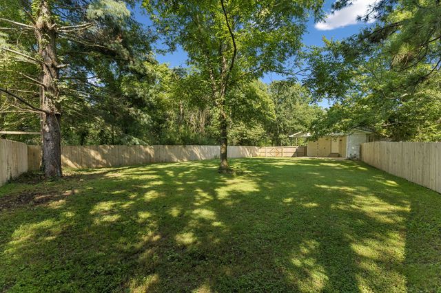 718 Kimmins St, Hohenwald, TN 38462