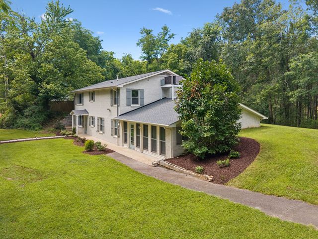 718 Kimmins St, Hohenwald, TN 38462
