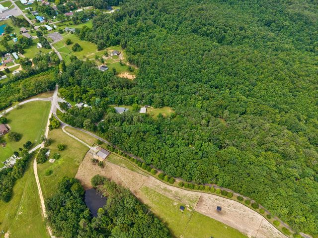 718 Kimmins St, Hohenwald, TN 38462