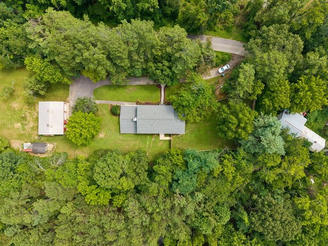 718 Kimmins St, Hohenwald, TN 38462