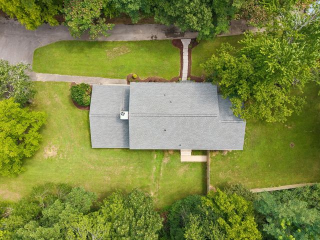 718 Kimmins St, Hohenwald, TN 38462