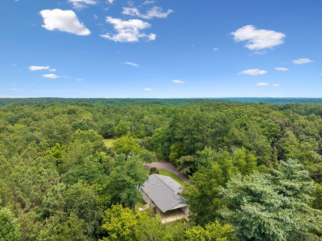 718 Kimmins St, Hohenwald, TN 38462