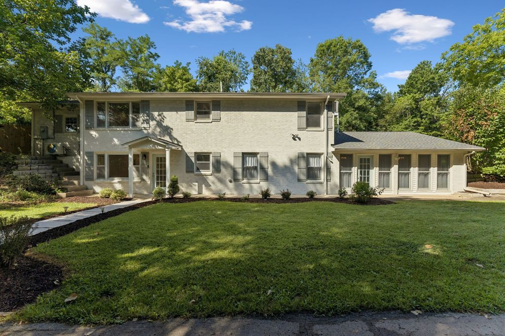 718 Kimmins St, Hohenwald, TN 38462