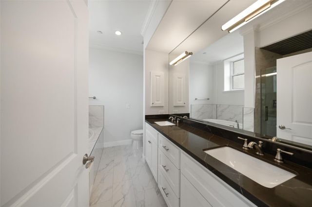 1419 Montrose Boulevard 301, Houston, TX 77019