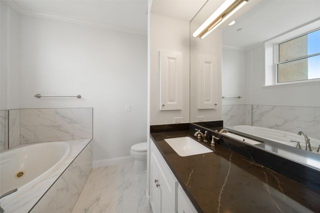 1419 Montrose Boulevard 301, Houston, TX 77019