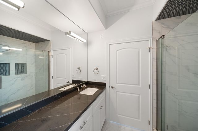 1419 Montrose Boulevard 301, Houston, TX 77019