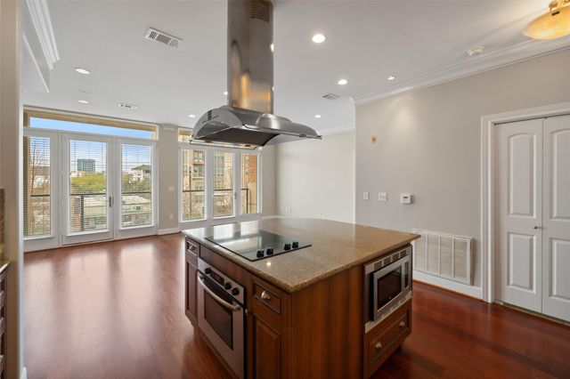 1419 Montrose Boulevard 301, Houston, TX 77019